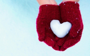 heart_snow_arms_mittens_11095_1680x1050
